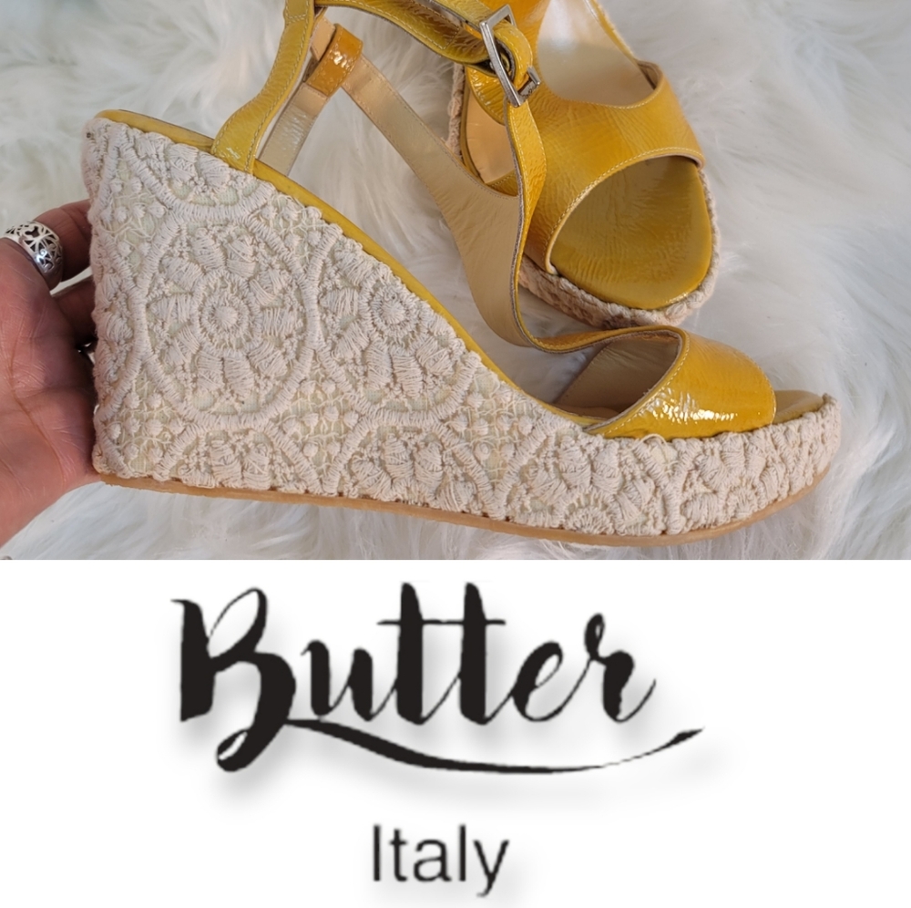 BUTTER ITALIAN YELLOW LACE WEDGES SIDE BUCKLE CLOSURE OPEN TOE WOMENS SANDAL 9.5